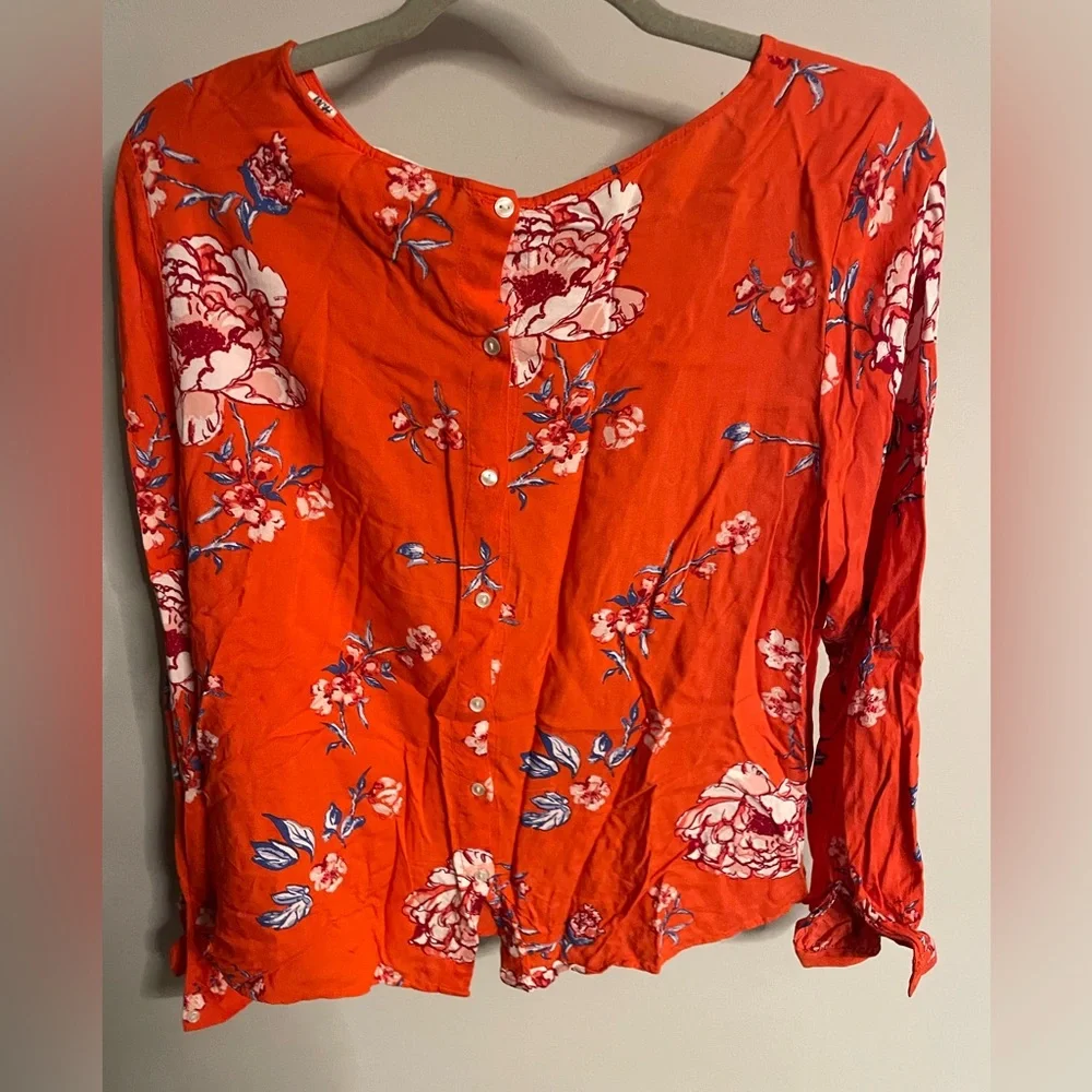 Adorable H&M long sleeve viscose orange floral print top - back buttons up, 10 - Picture 4 of 8